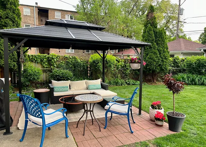 Lovely Vintage 3bd 1ba Perfectly Located Near Public Transit & Chicago Appartamento