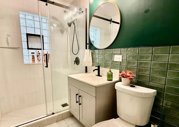 Lovely Vintage 3bd 1ba Perfectly Located Near Public Transit & Chicago Apartamento *